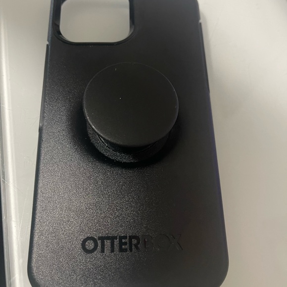 Otterbox Symmetry Popsocket - IPhone 13 or 12 Pro Max - Picture 6 of 6